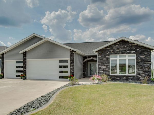 5419 43rd Street S, Fargo, ND 58104