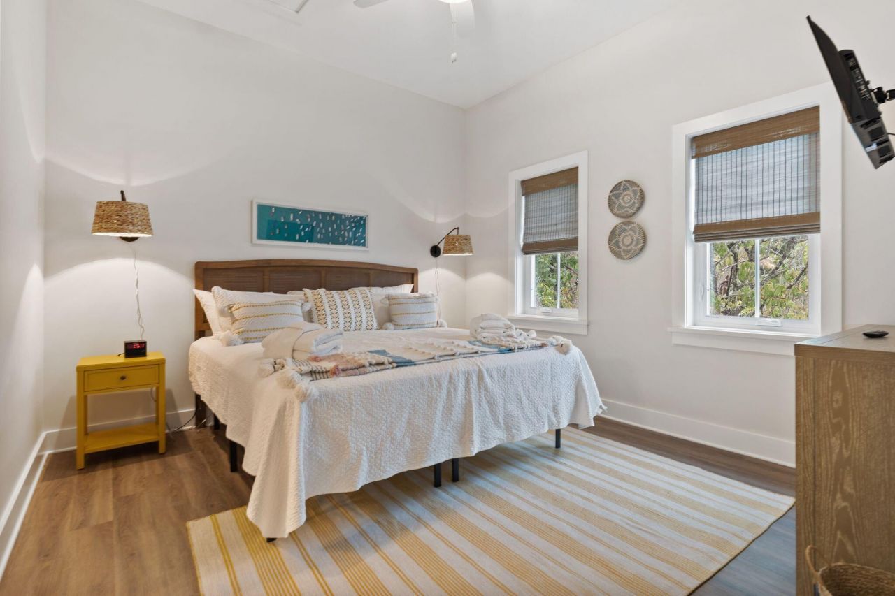 112 E Huron Avenue Photo 22