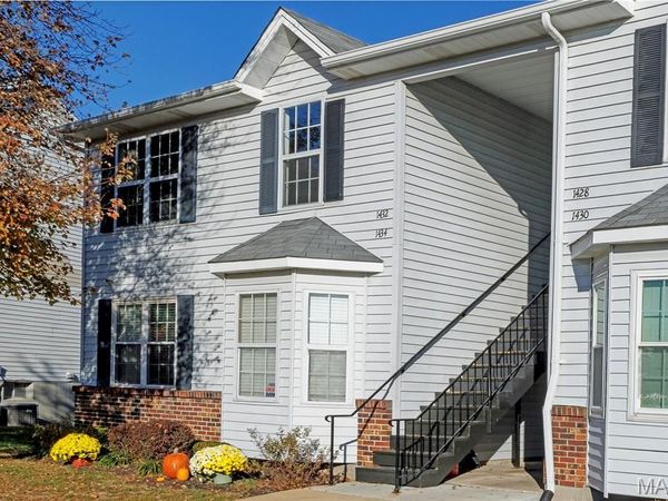 1432 Surrey Lane, St Peters, MO 63304