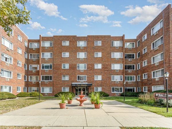 222 madison Street, Unit 508, Joliet, IL 60435