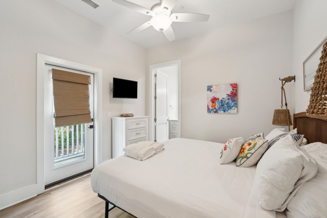 112 E Huron Avenue Photo 29