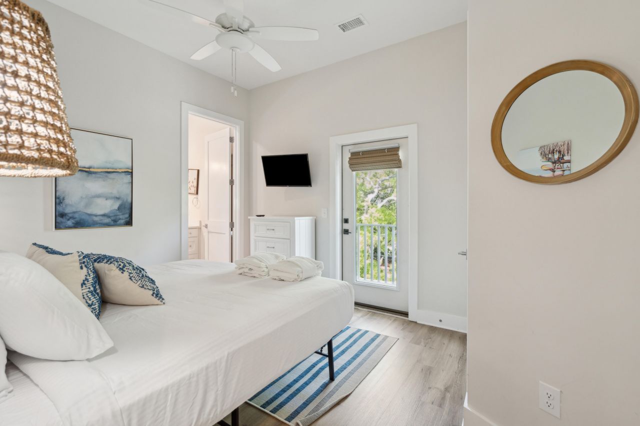 112 E Huron Avenue Photo 35