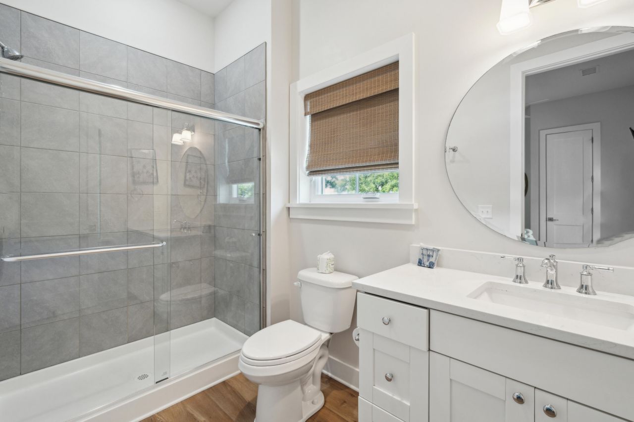 112 E Huron Avenue Photo 37