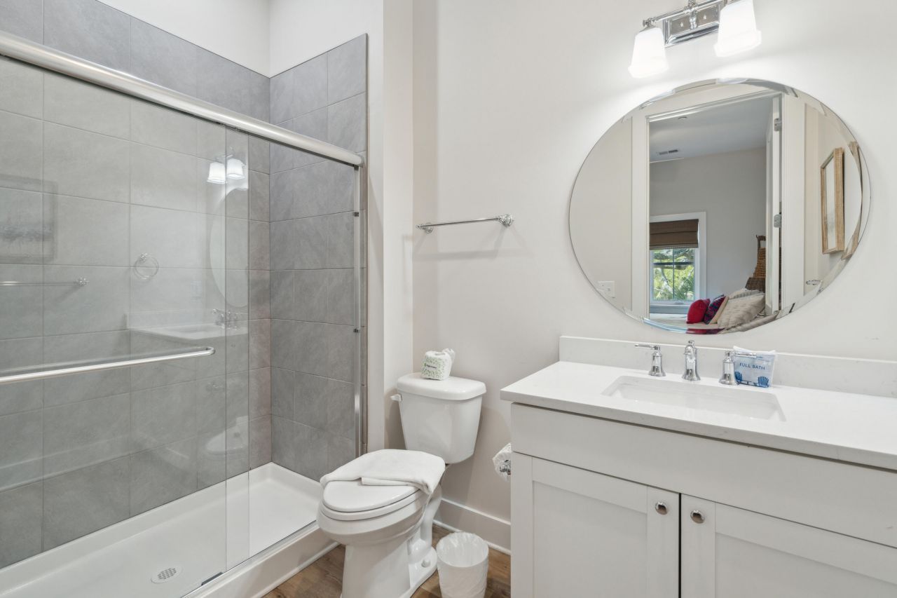 112 E Huron Avenue Photo 46