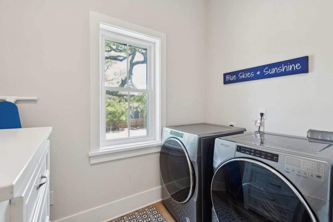 112 E Huron Avenue Photo 47