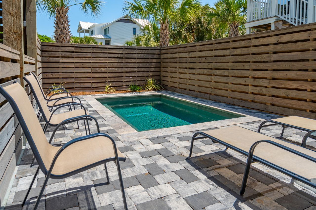 112 E Huron Avenue Photo 49