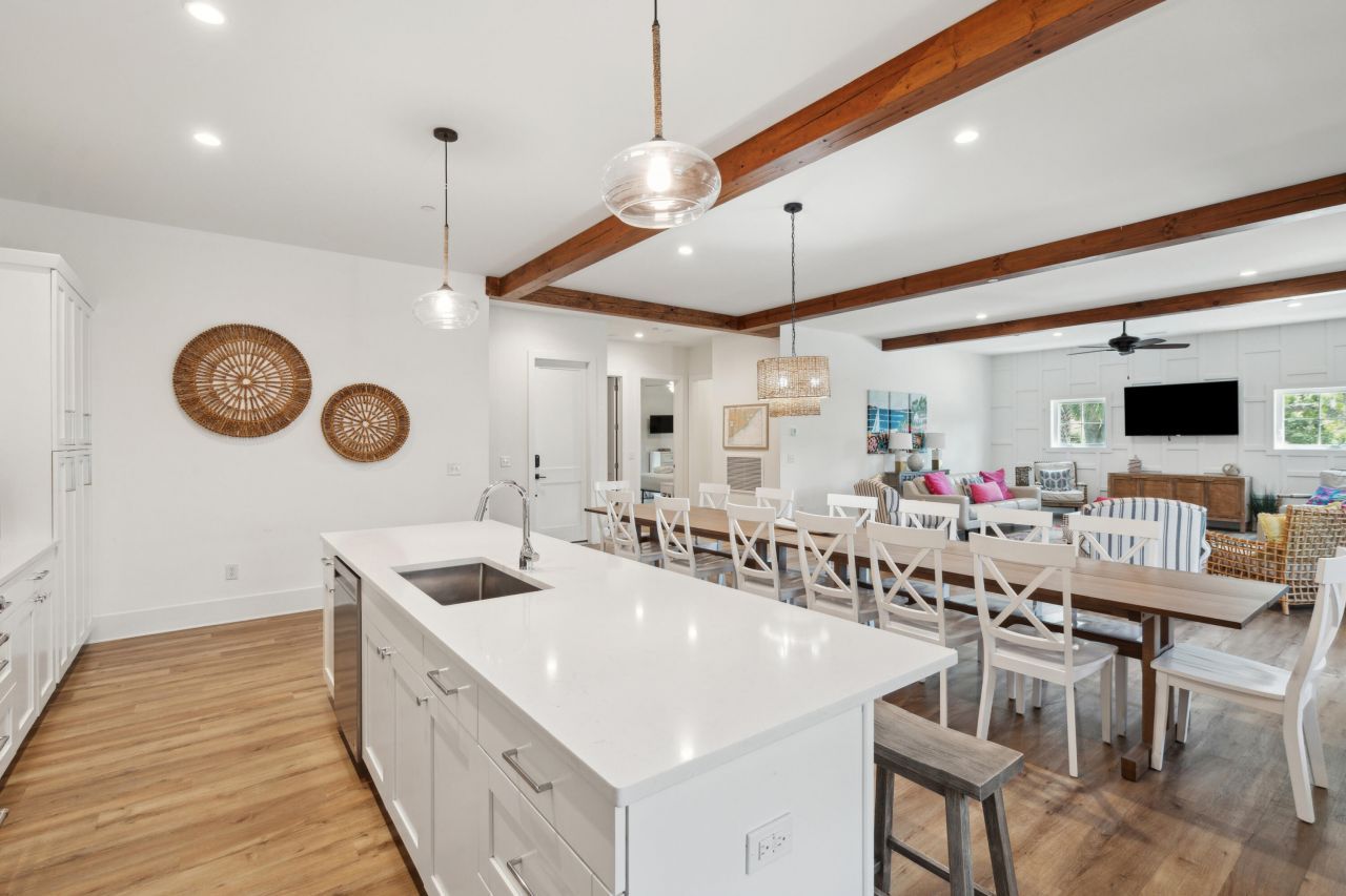 112 E Huron Avenue Photo 5