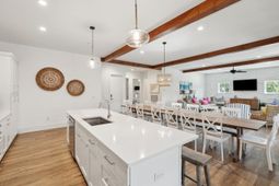 112 E Huron Avenue photo 4