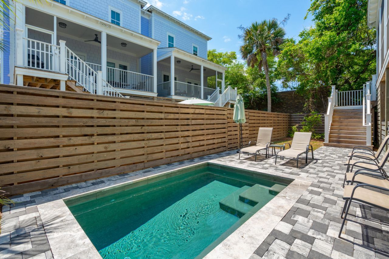 112 E Huron Avenue Photo 50