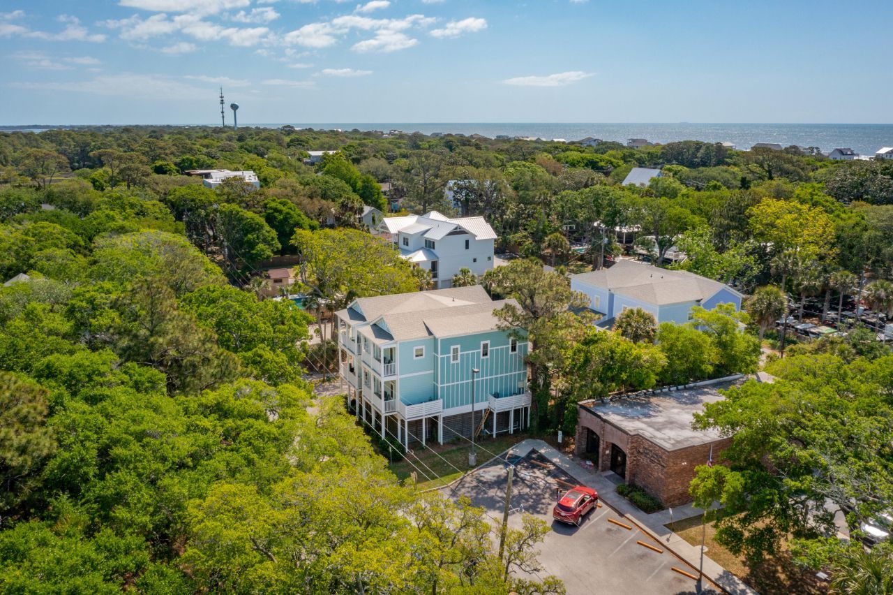 112 E Huron Avenue Photo 55