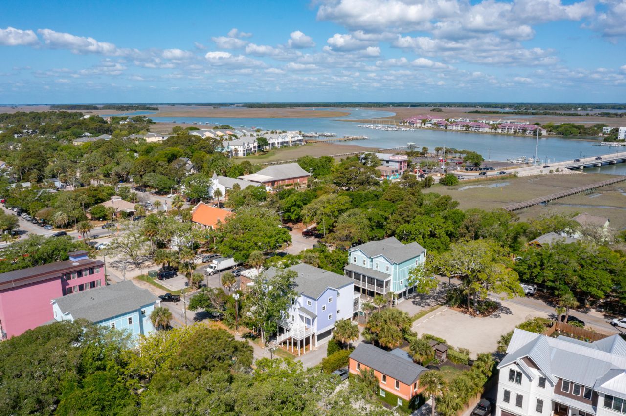 112 E Huron Avenue Photo 58