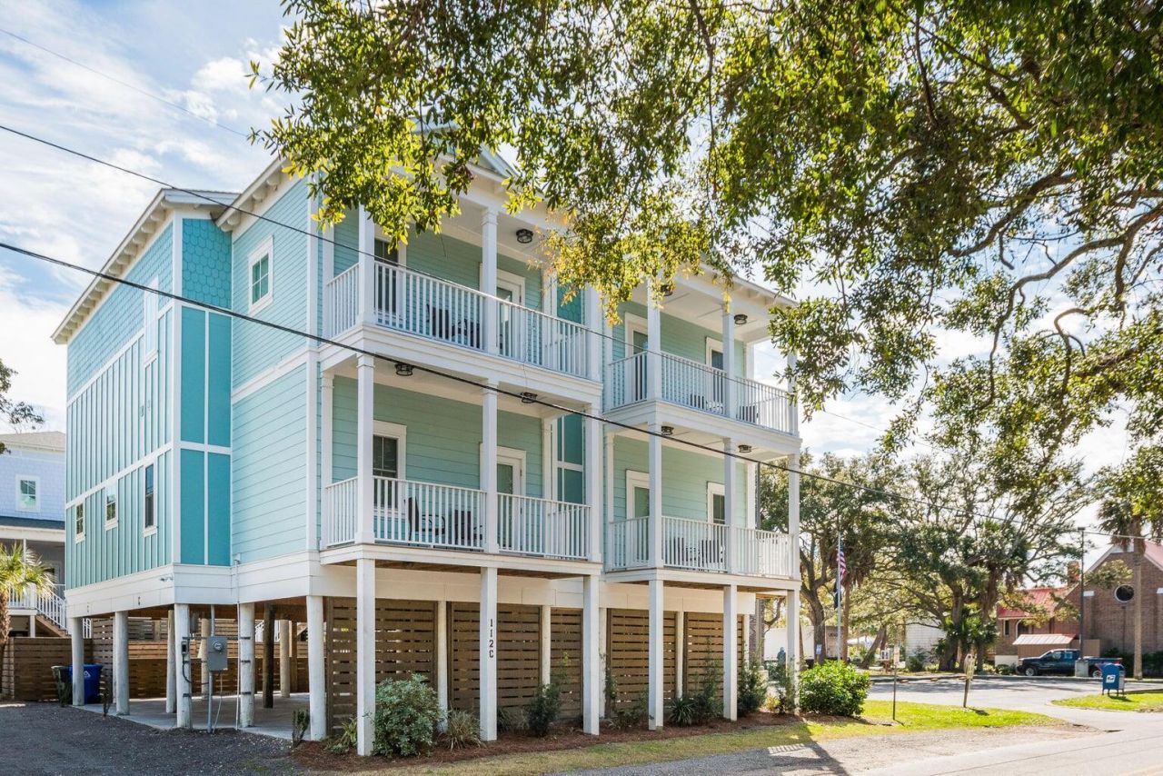 112 E Huron Avenue Photo 60