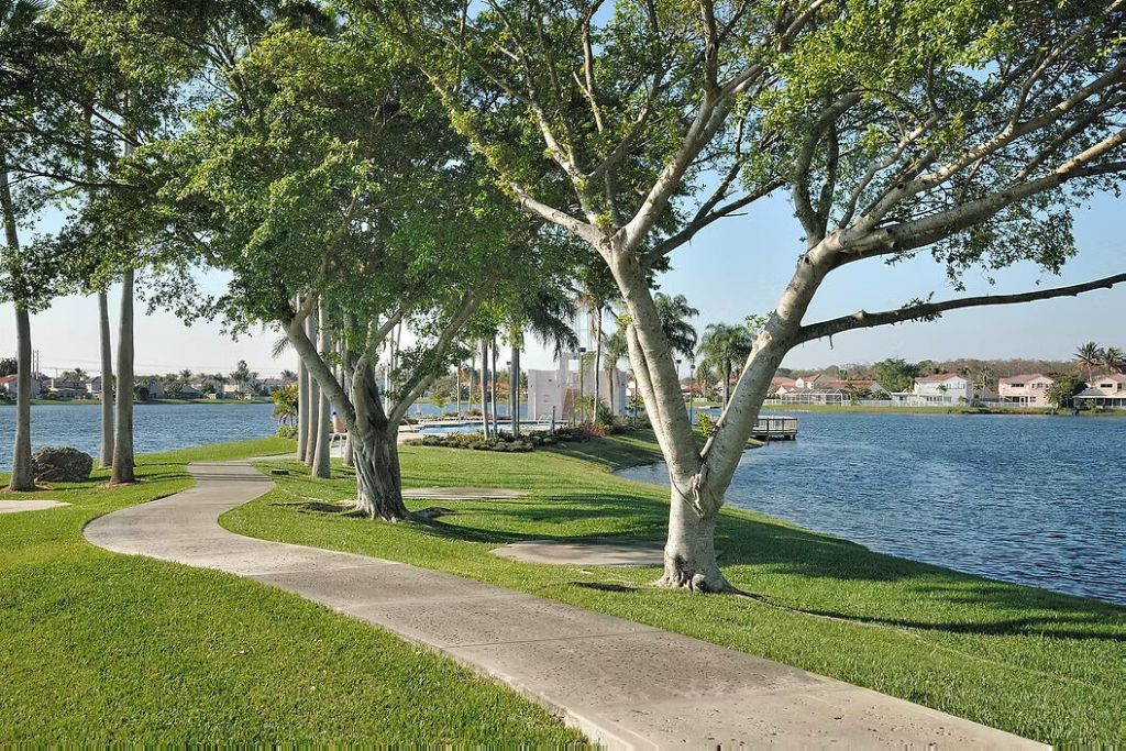 6458 Buena Vista Drive, Margate, FL 33065 Photo