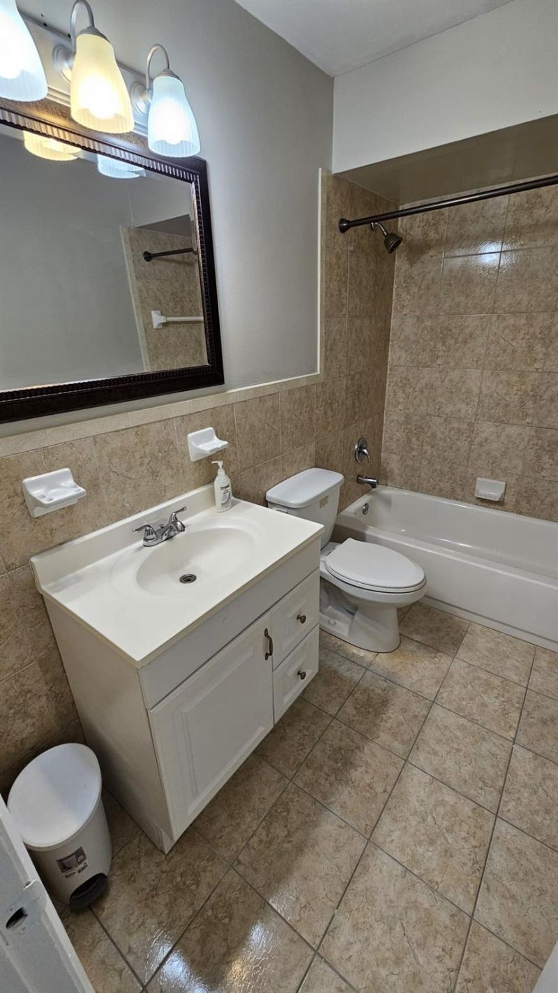 5881 NW 16th Pl, Unit 320, Sunrise, FL 33313 Photo