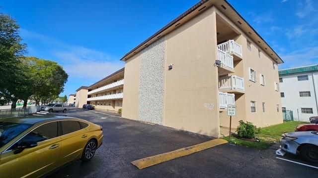 5881 NW 16th Pl, Unit 320, Sunrise, FL 33313 Photo