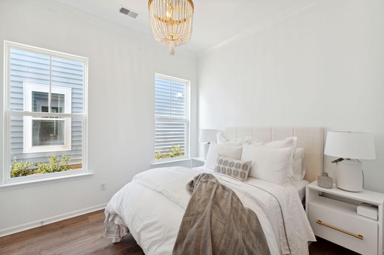 1662 Locals Street Photo 6