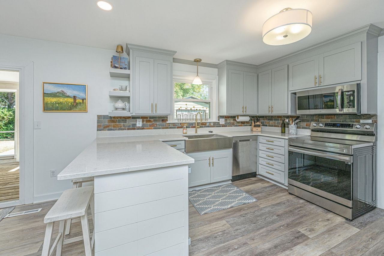 6020 Meadowcliff Avenue Photo 17