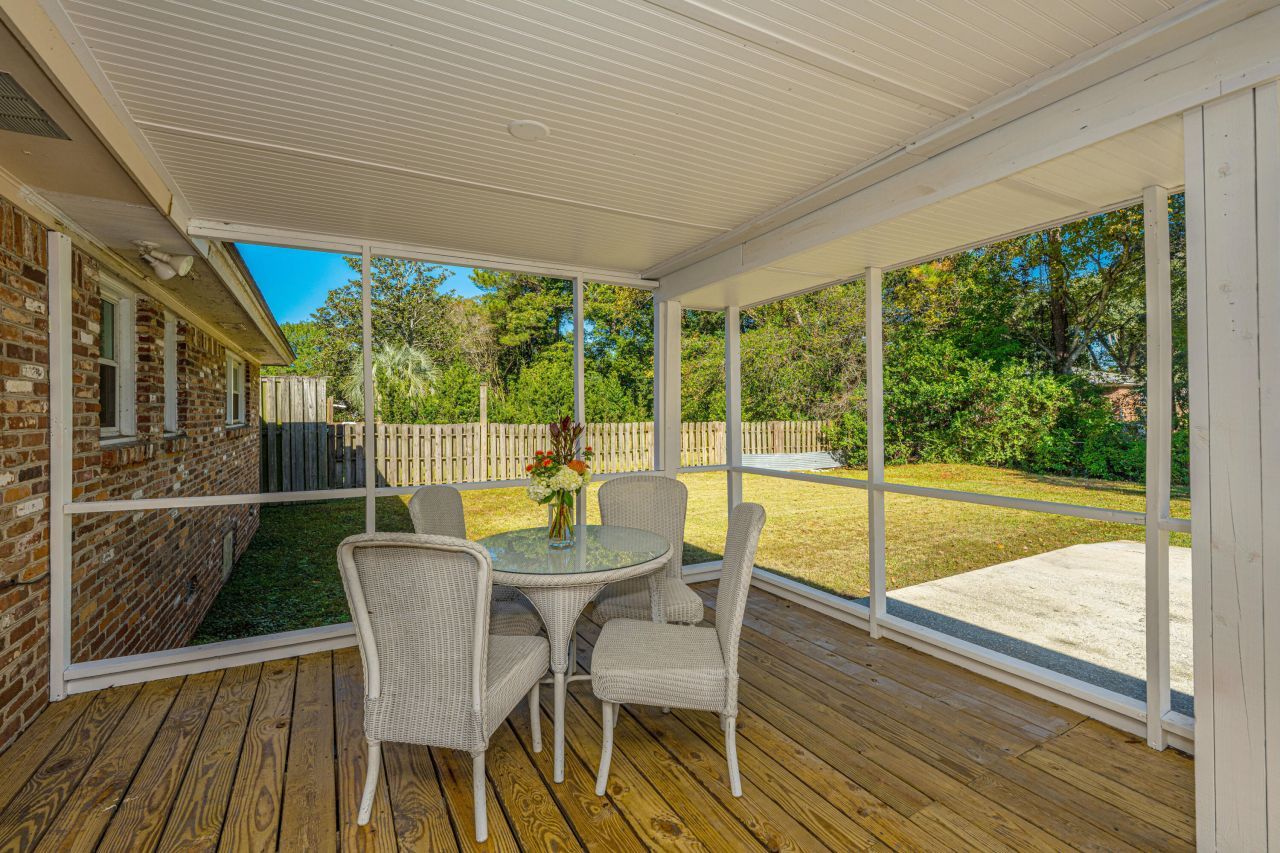 6020 Meadowcliff Avenue Photo 38