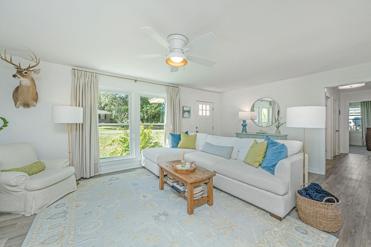 6020 Meadowcliff Avenue Photo 5