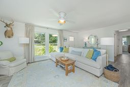 6020 Meadowcliff Avenue photo 4