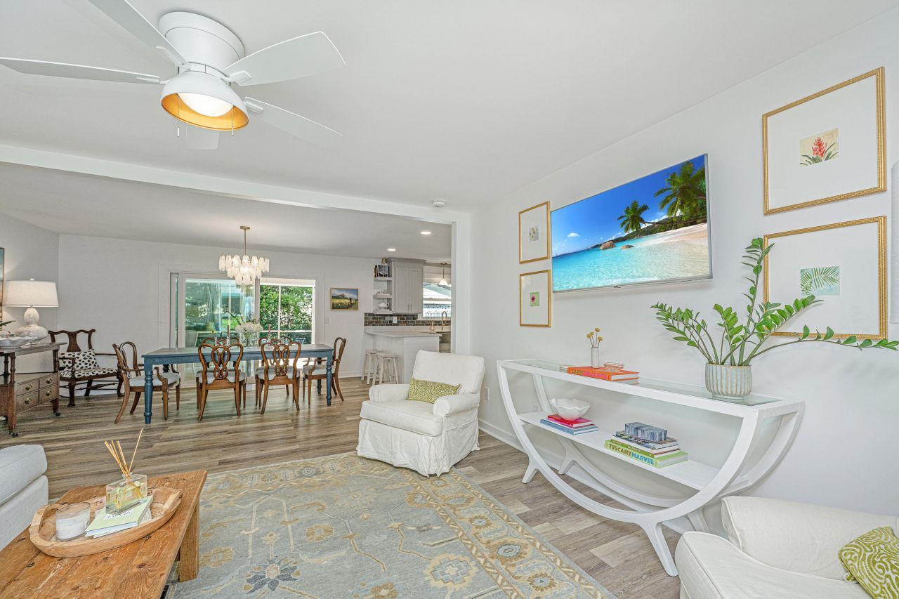 6020 Meadowcliff Avenue Photo 9