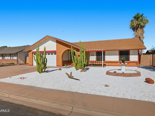 2226 E DIAMOND Avenue, Mesa, AZ 85204