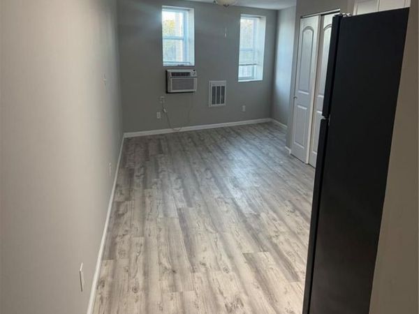 3679 S Broadway, St Louis, MO 63116