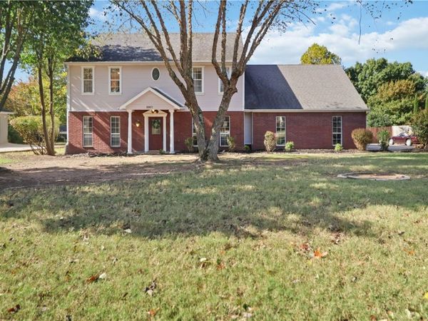 2017 Buckley, Fayetteville, AR 72701