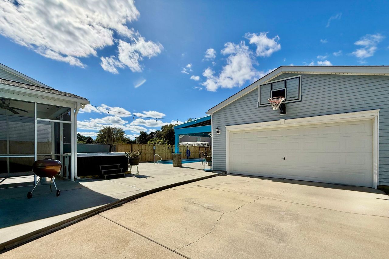 1514 Thoroughbred Boulevard Photo 33