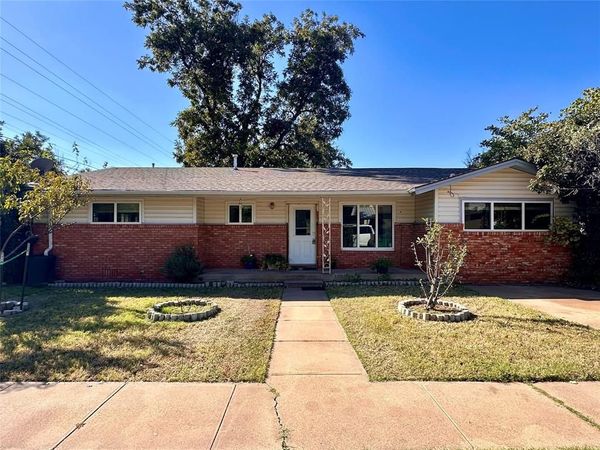 107 N Arkansas Street, Seymour, TX 76380