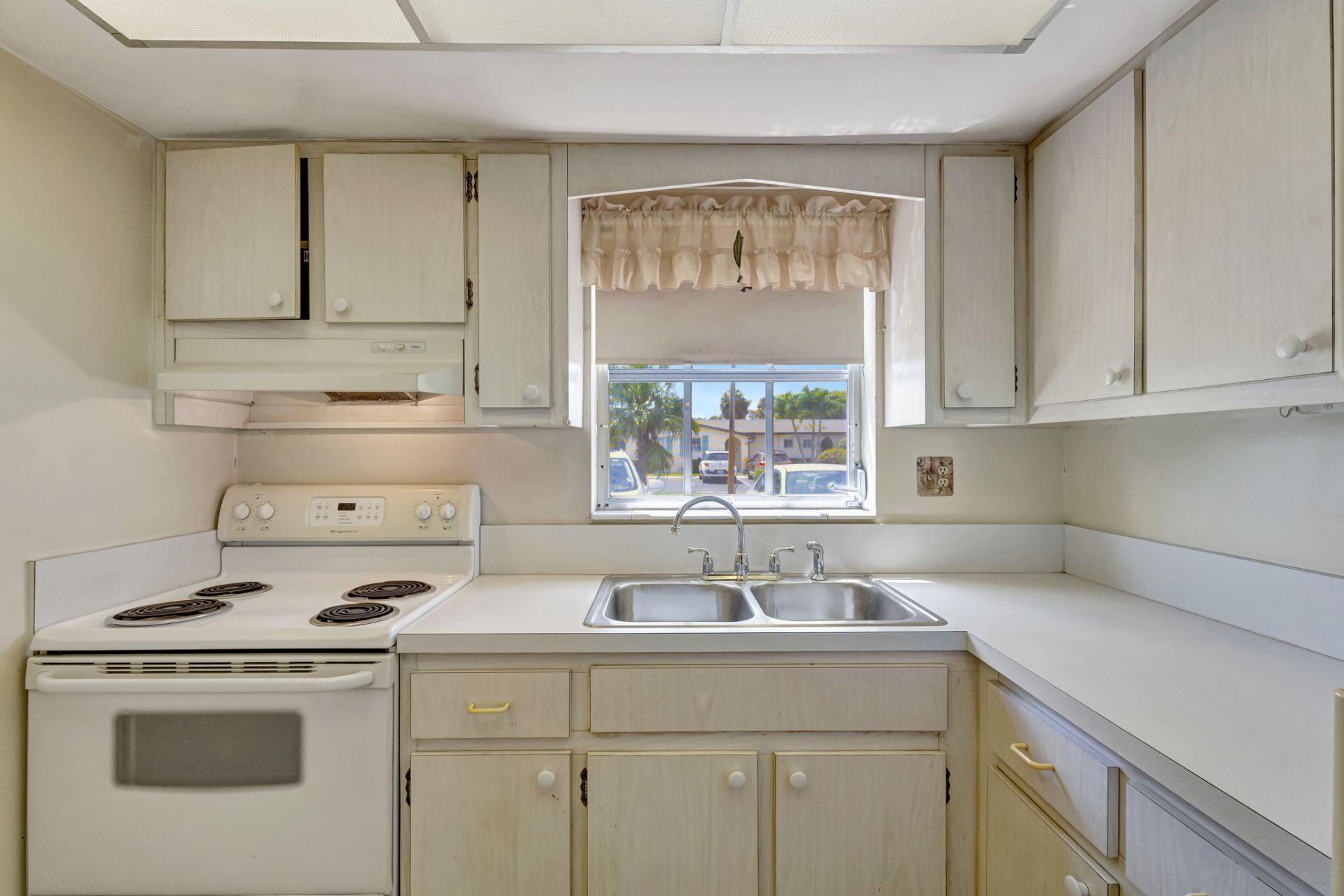 2966 Ashley Dr Drive E, Unit I, West Palm Beach, FL 33415 Photo