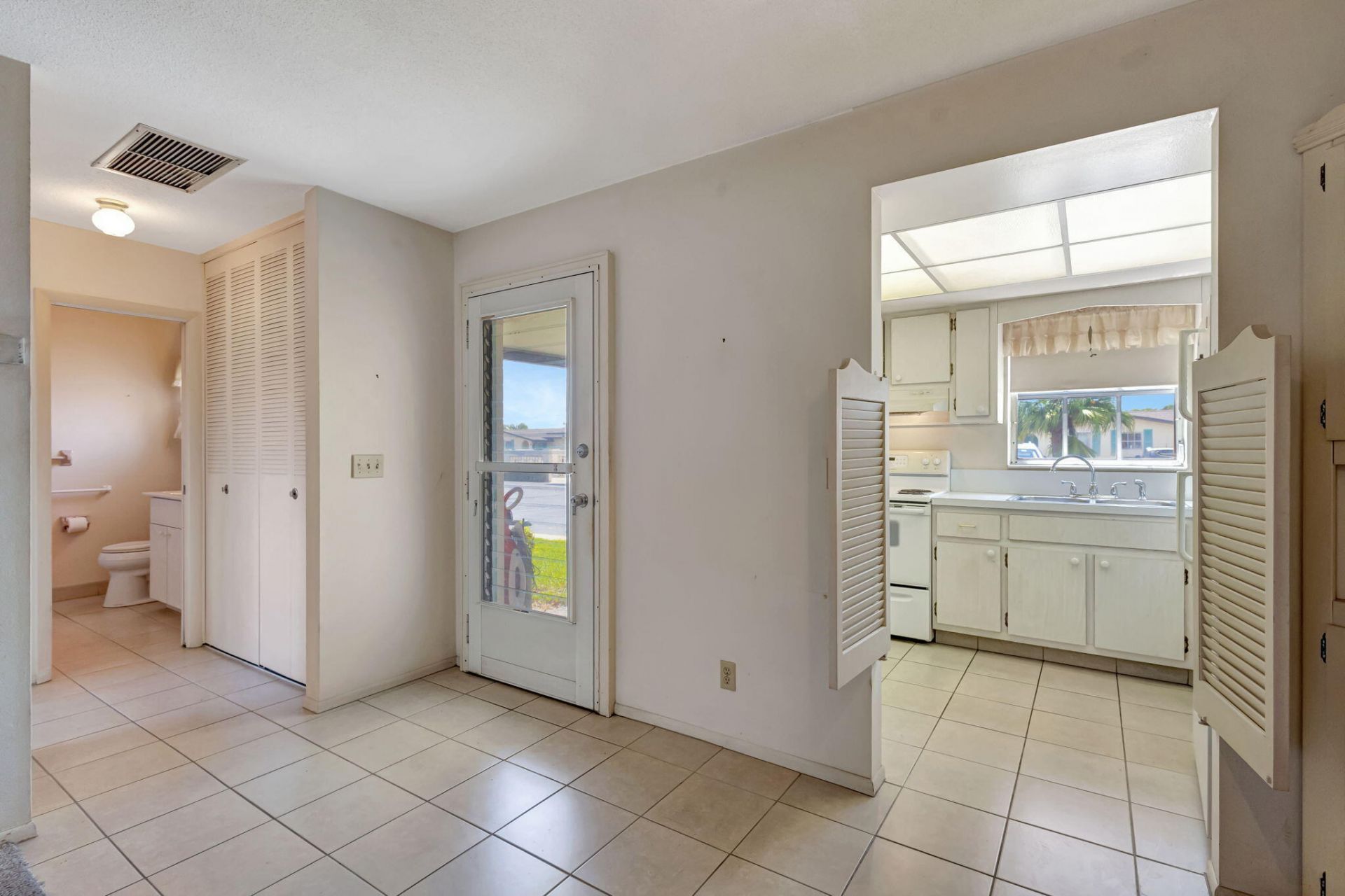 2966 Ashley Dr Drive E, Unit I, West Palm Beach, FL 33415 Photo
