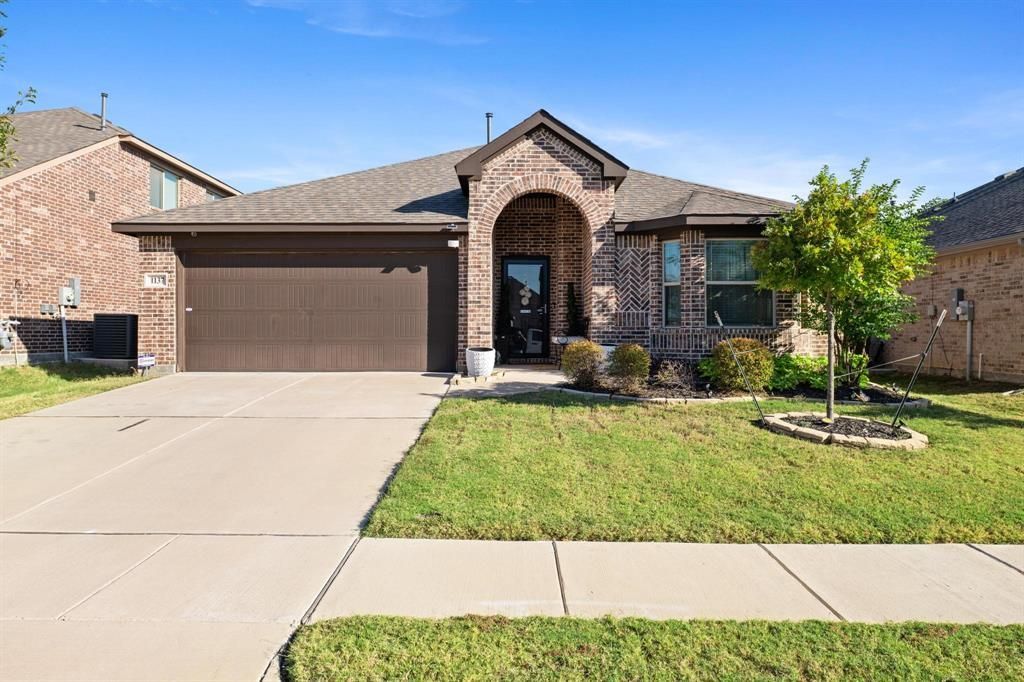 1137 Kingbird Lane, Alvarado, TX 76009 Main Photo