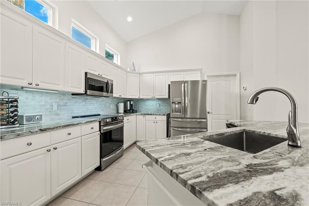 2039 Terrazzo Ln, Naples, FL 34104 Photo