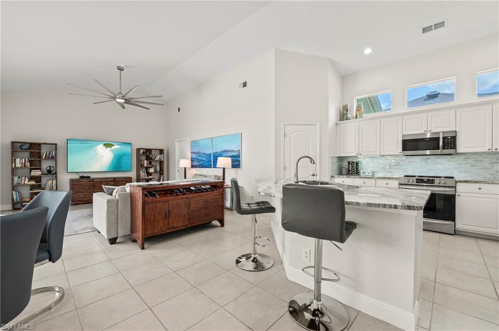 2039 Terrazzo Ln, Naples, FL 34104 Photo