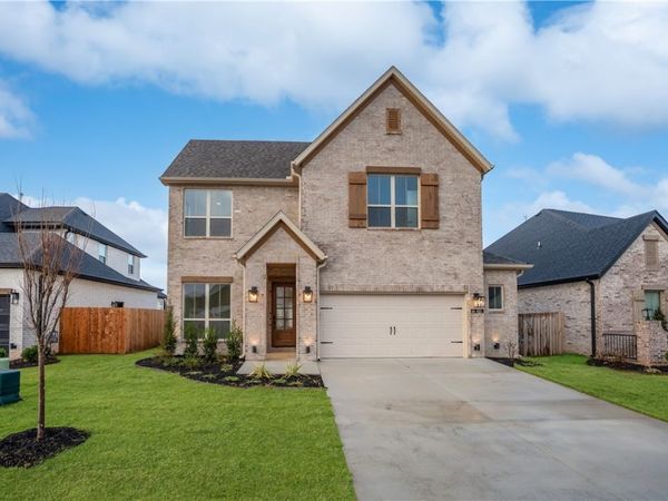 411 Fox Trail, Elm Springs, AR 72762