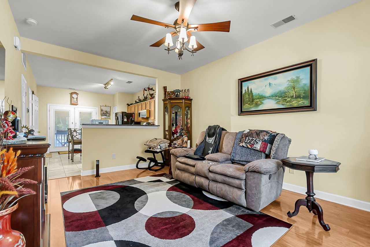 304 Chinquapin Drive Photo 9