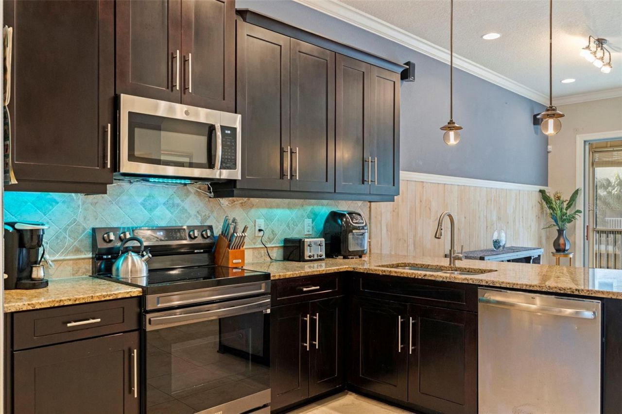 3222 Moorings Drive S, Saint Petersburg, FL 33712 Photo