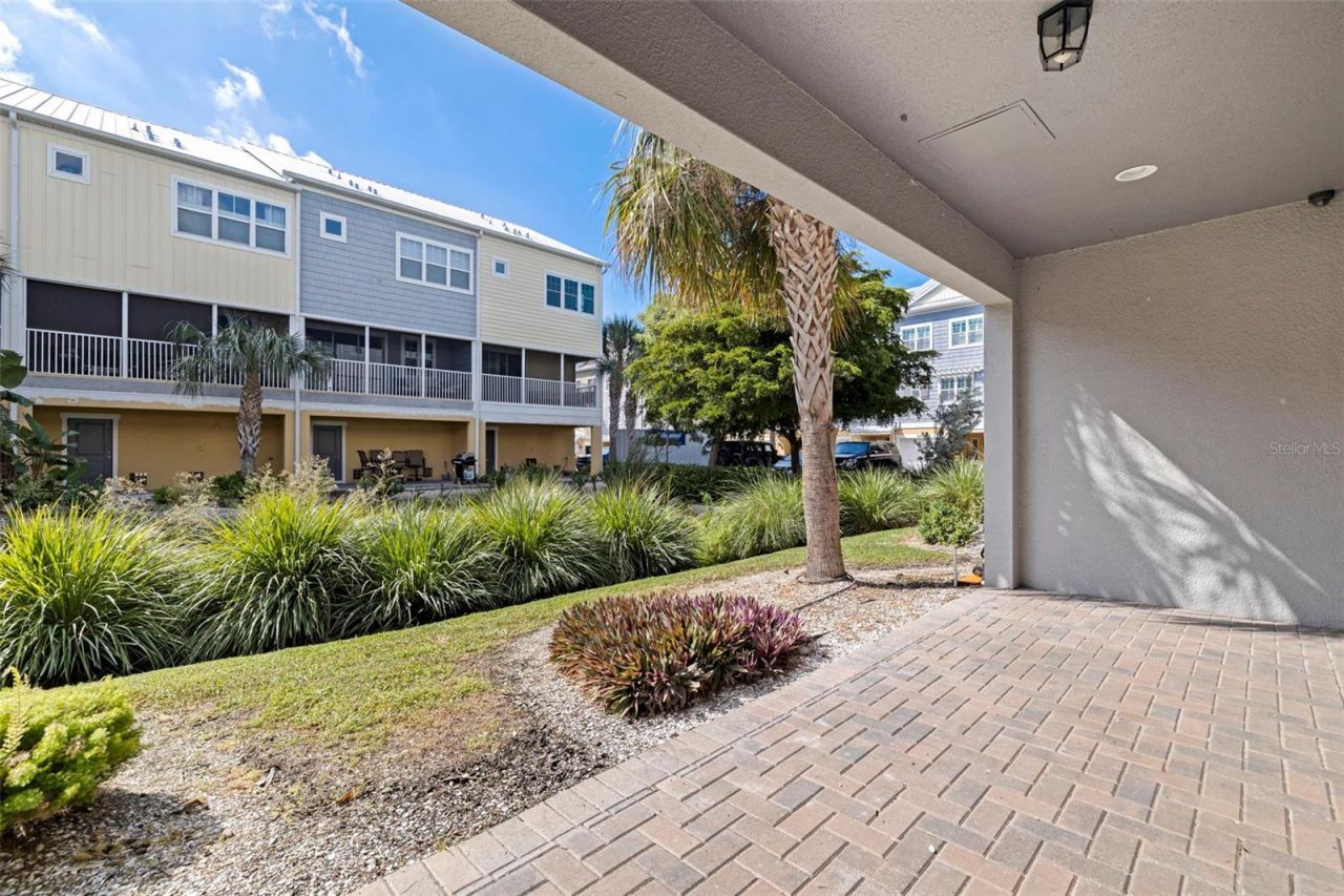 3222 Moorings Drive S, Saint Petersburg, FL 33712 Photo