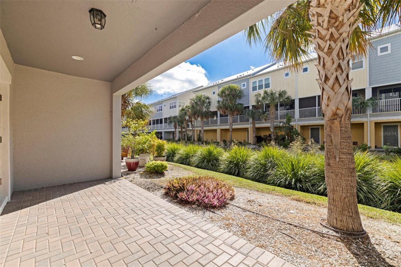 3222 Moorings Drive S, Saint Petersburg, FL 33712 Photo