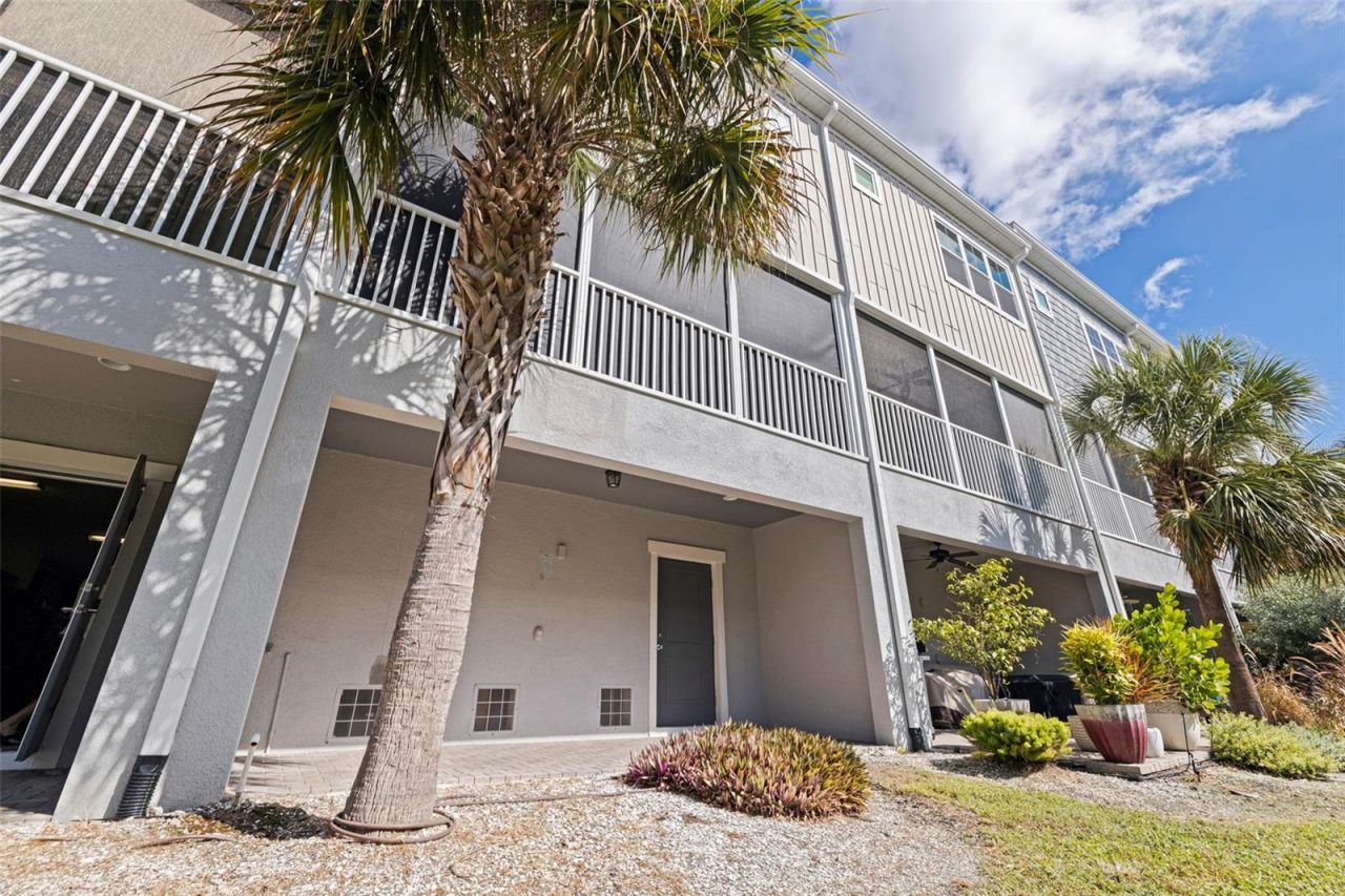 3222 Moorings Drive S, Saint Petersburg, FL 33712 Photo