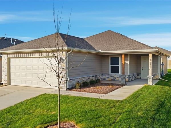 20338 W 194th Terrace, Spring Hill, KS 66083