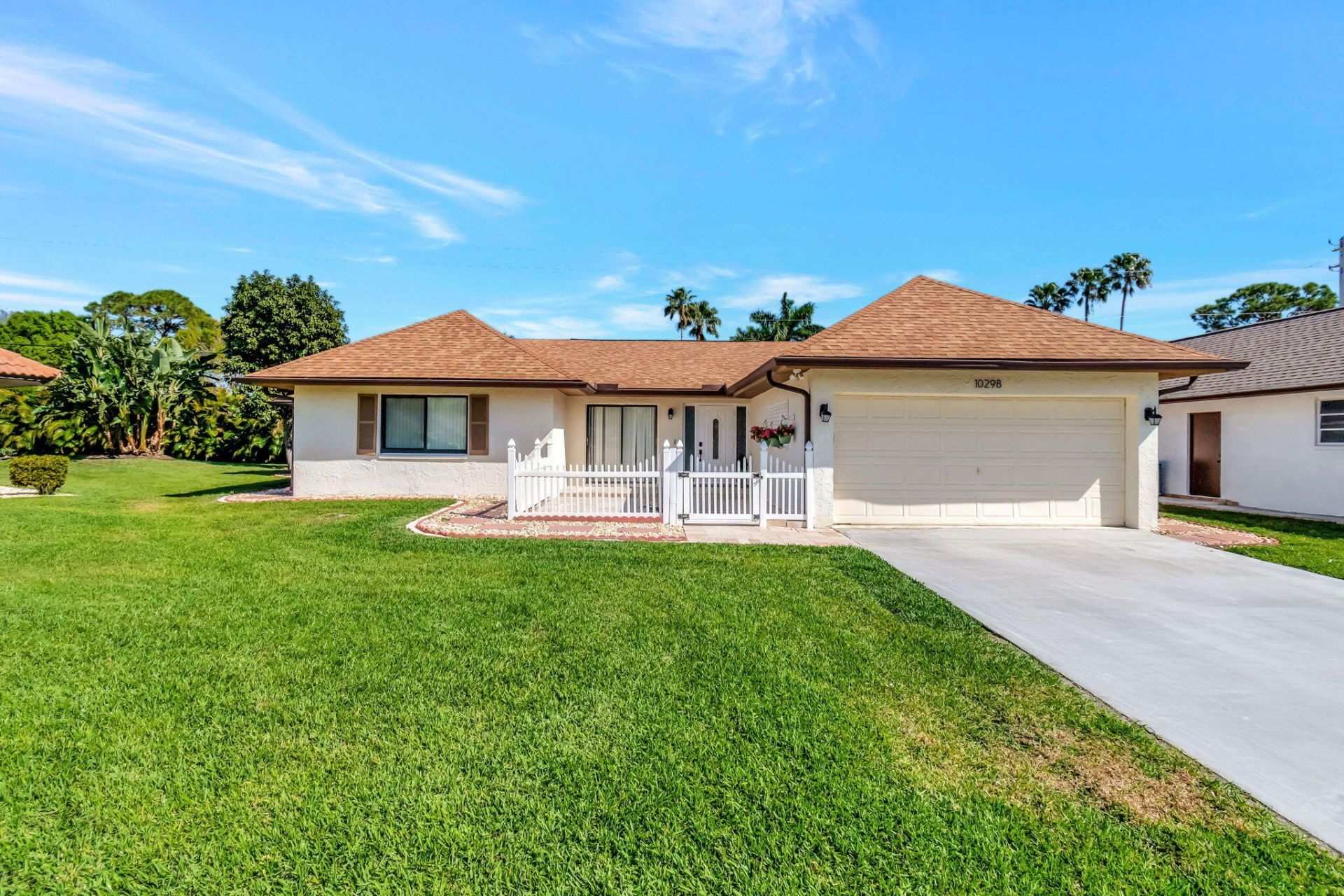 10298 Greentrail Drive N, Boynton Beach, FL 33436 Photo