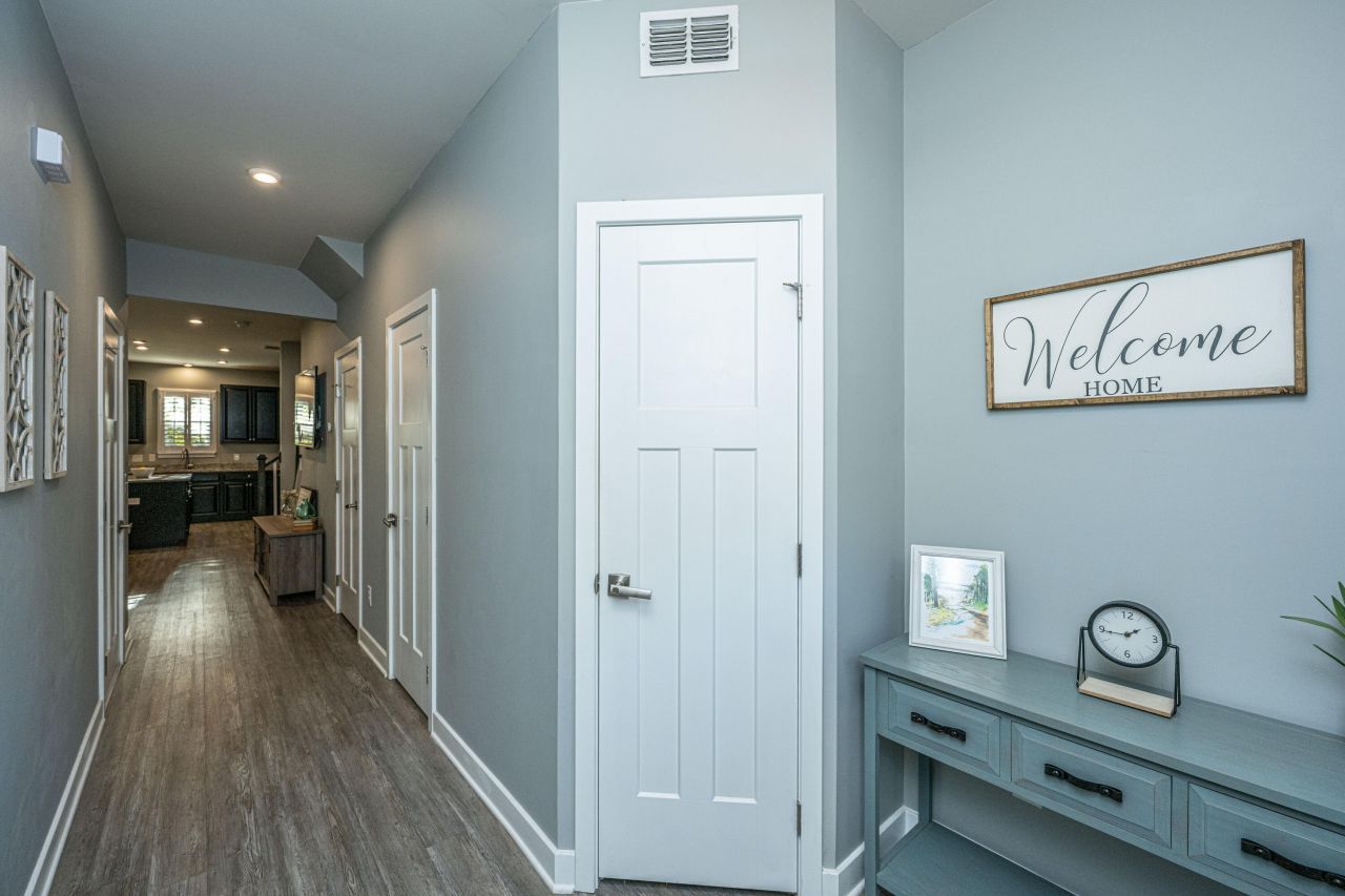 109 Queen Palm Court Photo 9