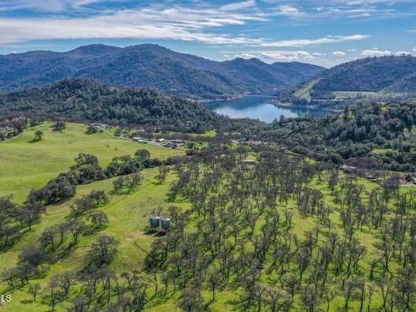 13300 Lone Bend Road, Jamestown, CA 95327