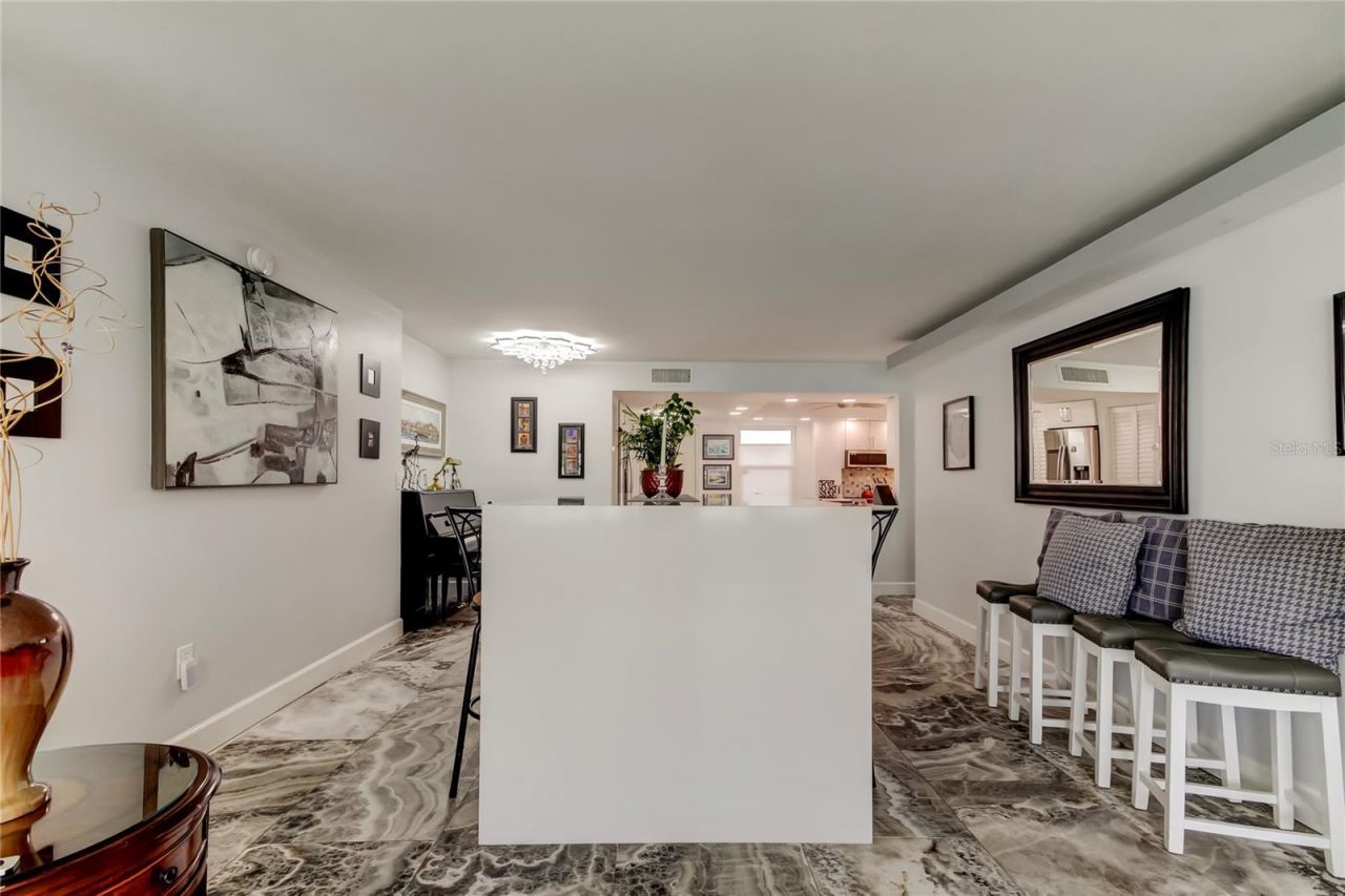 5200 Brittany Drive S, Unit 204, Saint Petersburg, FL 33715 Photo