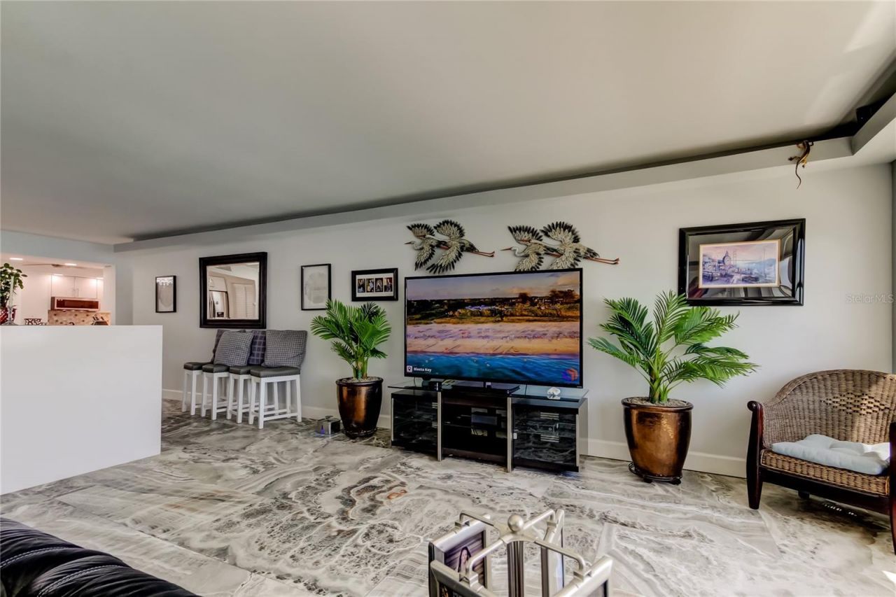 5200 Brittany Drive S, Unit 204, Saint Petersburg, FL 33715 Photo