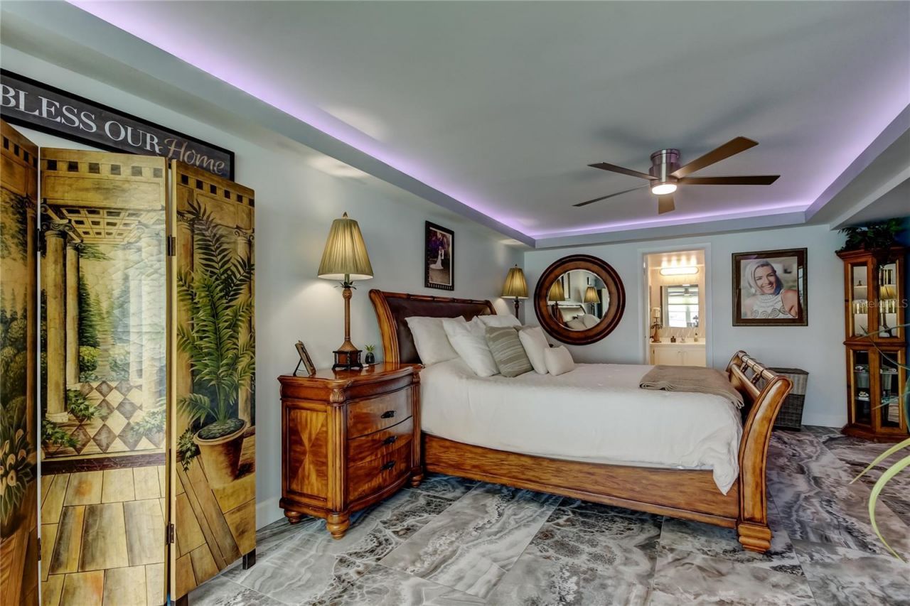 5200 Brittany Drive S, Unit 204, Saint Petersburg, FL 33715 Photo