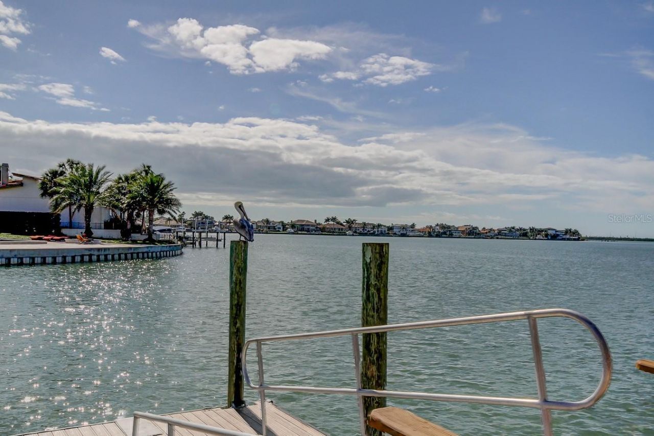 5200 Brittany Drive S, Unit 204, Saint Petersburg, FL 33715 Photo