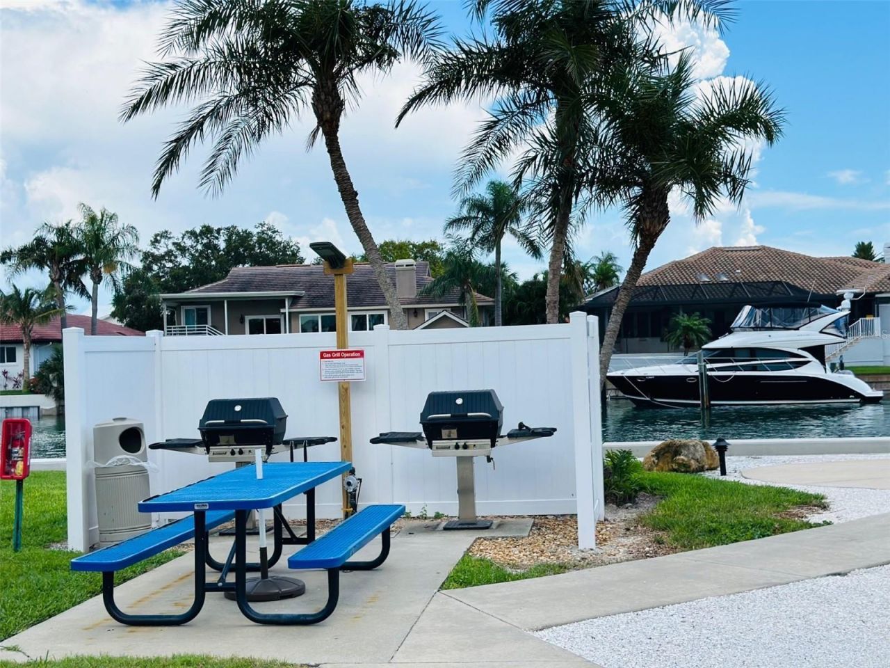 5200 Brittany Drive S, Unit 204, Saint Petersburg, FL 33715 Photo